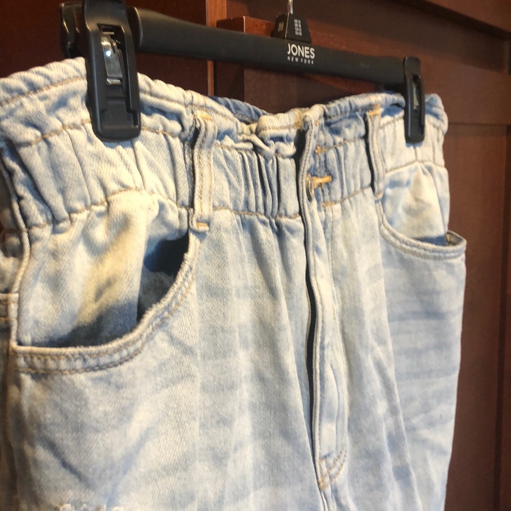 High waisted distressed jeans - Picture 3 of 5